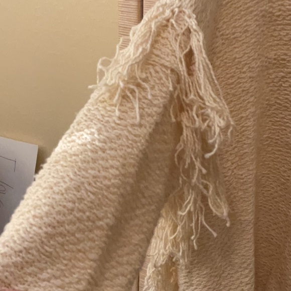 Gorgeous Fringed/Southwest Oversized Sweater by Ralph Lauren - Picture 4 of 13